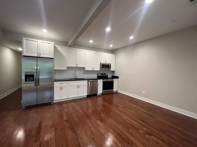 Foto del edificio - 4636 N Malden St