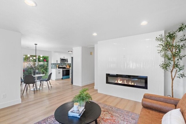 Building Photo - 4916 NE Alberta Ct