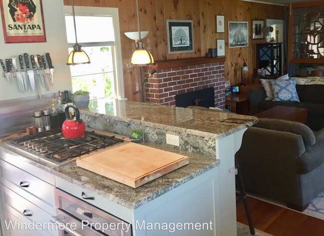 Building Photo - 1 br, 1 bath House - 6857 NE Eisenhardt Ln.
