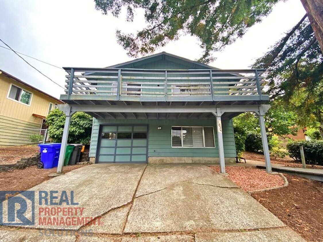 Primary Photo - 1834 SW Miles St