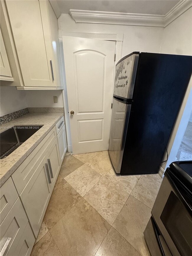 Building Photo - 1407 NE 56th St