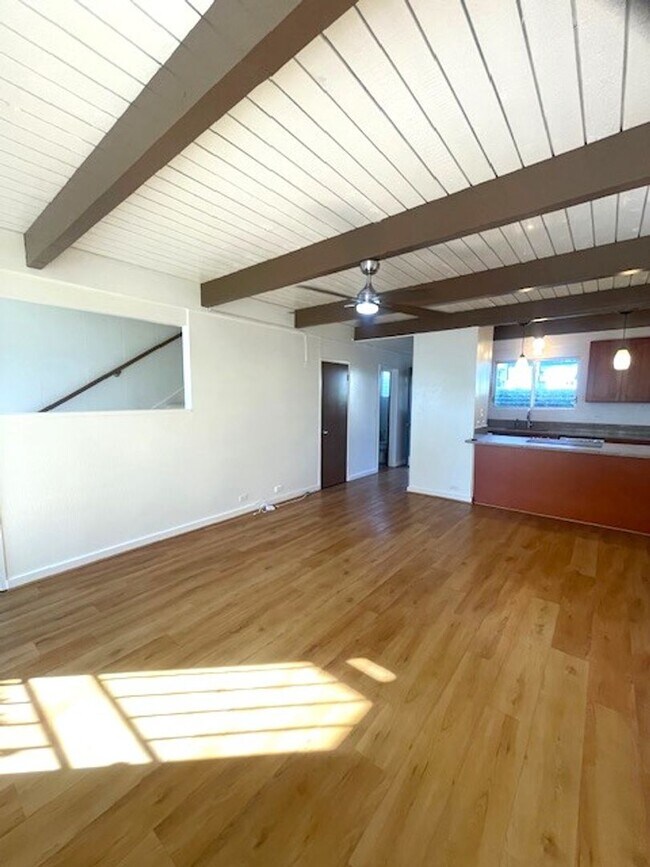 Foto del edificio - 2 Bed/ 2 Bath/ 2 Parking unit In Honolulu