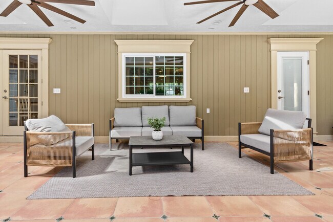 Foto del edificio - 11011 NW 12th Pl