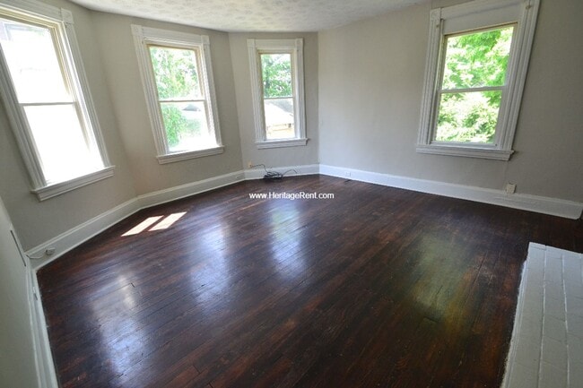 Foto del edificio - 529 Hawthorne Ave