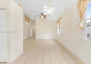 Building Photo - 7620 S Aragon Blvd