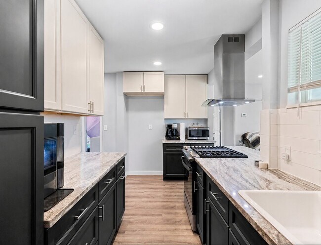 Foto del edificio - 9413 Clinton Dr