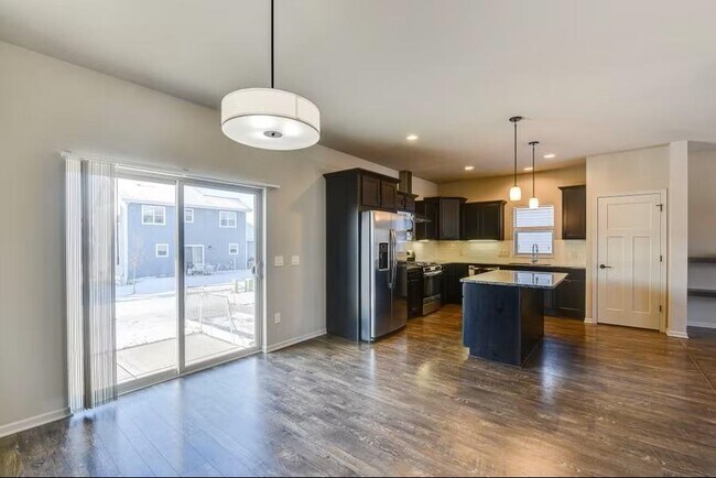 Foto del edificio - 9905 Autumn Breeze Rd