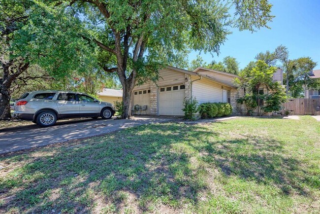 Foto del edificio - 12408 Deer Falls Dr