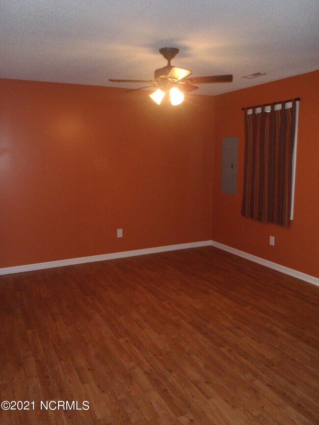 Building Photo - 184 Kelly Cir