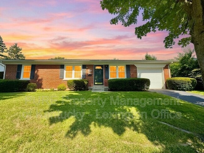 Photo - 2077 Dogwood Dr House