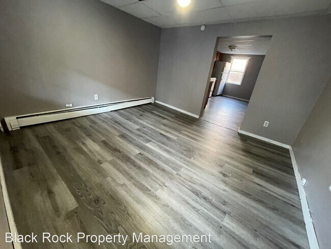 Building Photo - 3 br, 1 bath House - 213 E High Street