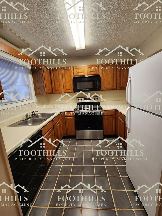 Building Photo - 1011 Northlake Dr