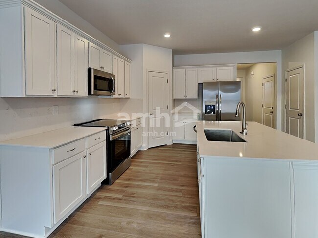 Foto del edificio - 980 Heritage Blvd