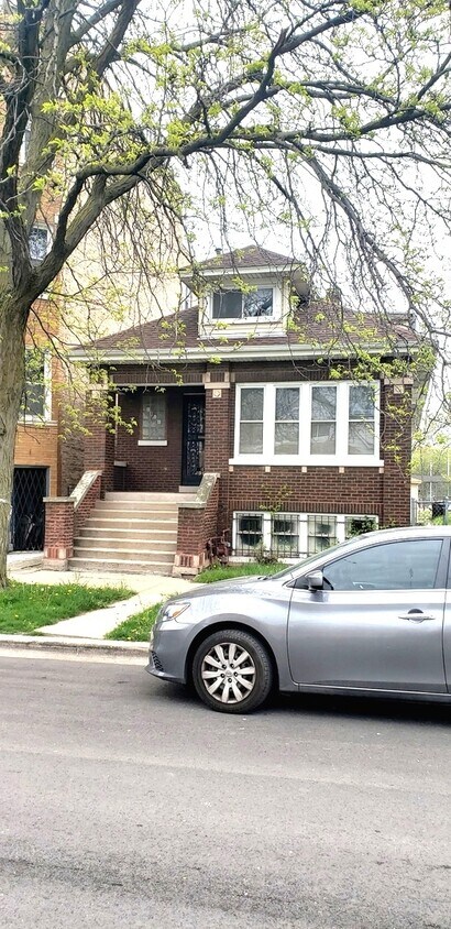 Primary Photo - 1811 S Komensky Ave