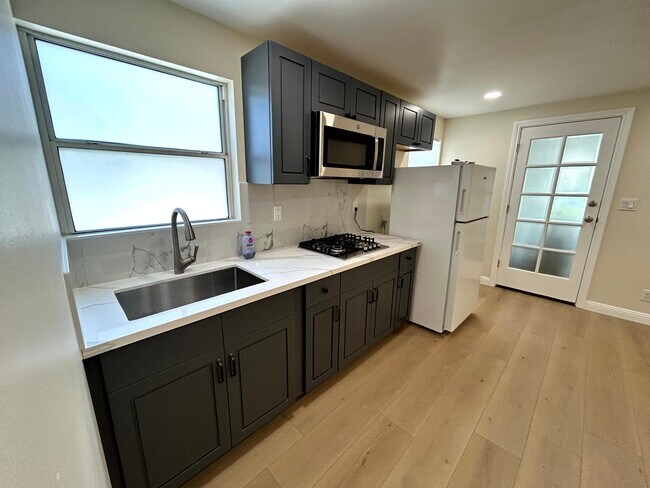 Foto del edificio - 415 Wallace Ave