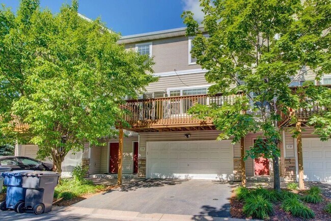 Building Photo - 1728 3rd St NE