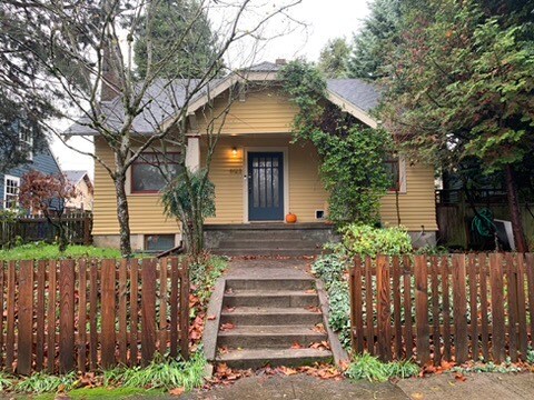 Building Photo - 6123 NE Garfield Ave