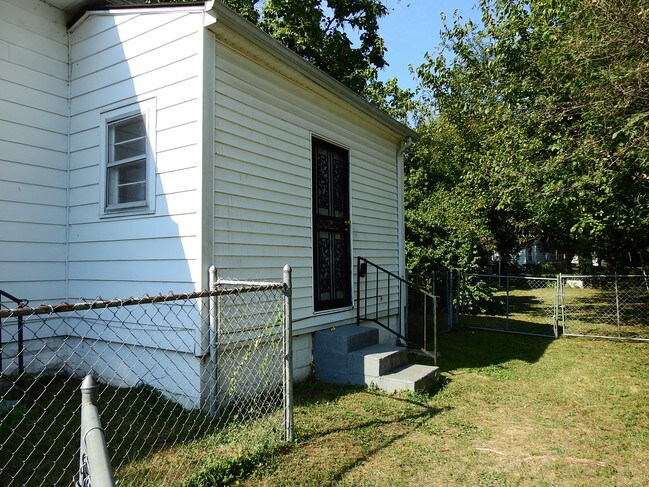 Building Photo - 1525 Arcade Ave