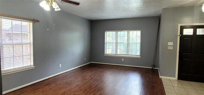 Building Photo - 5430 Glade Estates Dr