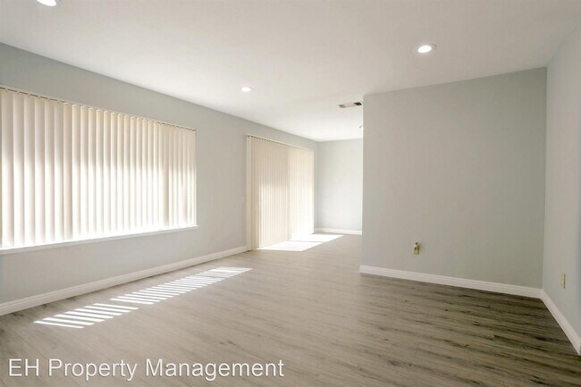 Building Photo - 3 br, 1 bath House - 5630 Meadow Park Way
