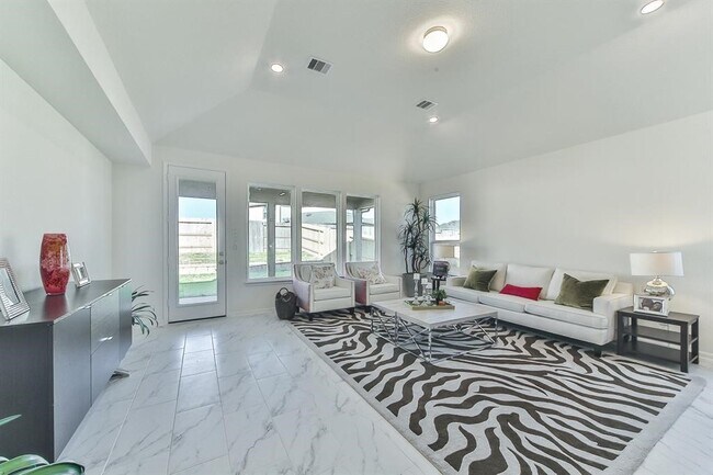 Foto del edificio - 25206 Farmdale Ln