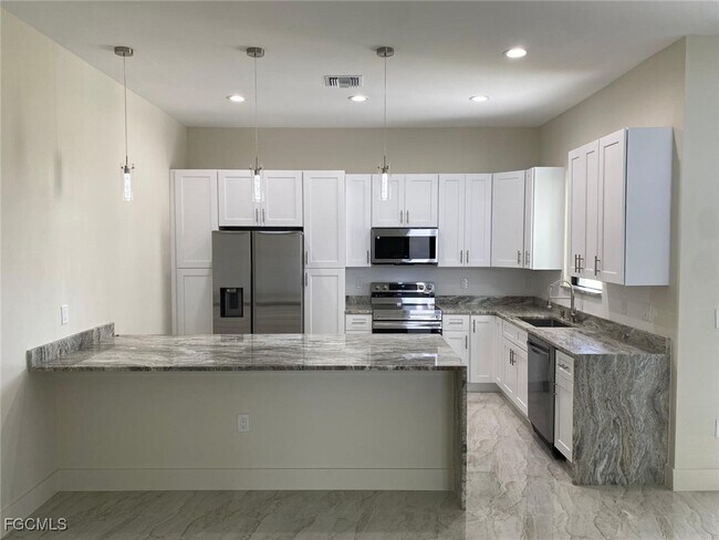 Building Photo - 194 Yager Cir