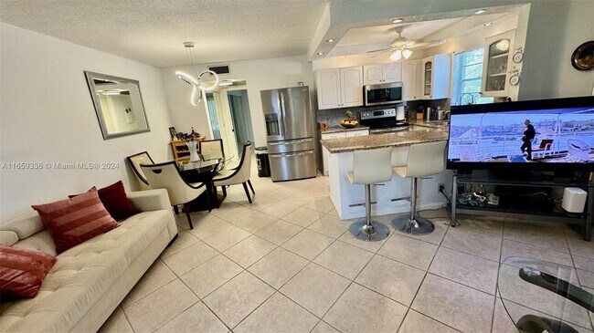 Foto del edificio - 116 Westbury E