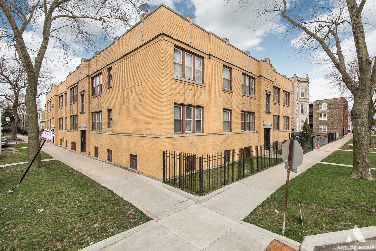 Primary Photo - 707 N Hamlin Ave