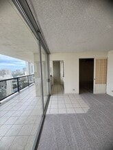 Building Photo - 444 Nahua St