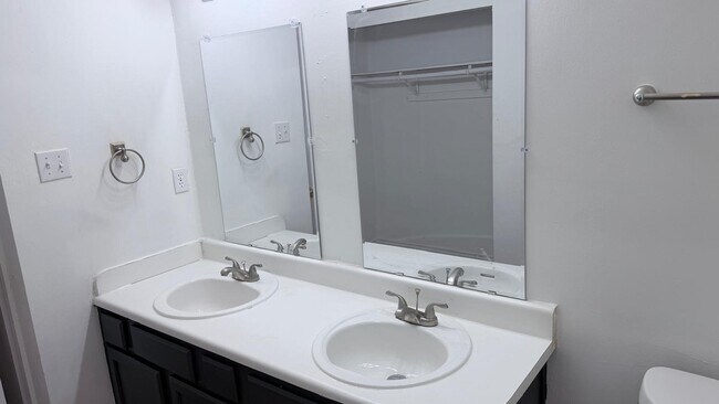 Foto del edificio - 4037 Hearthstone Dr