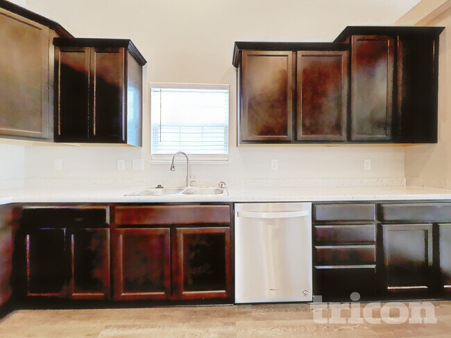 Foto del edificio - 675 Albermarle Dr