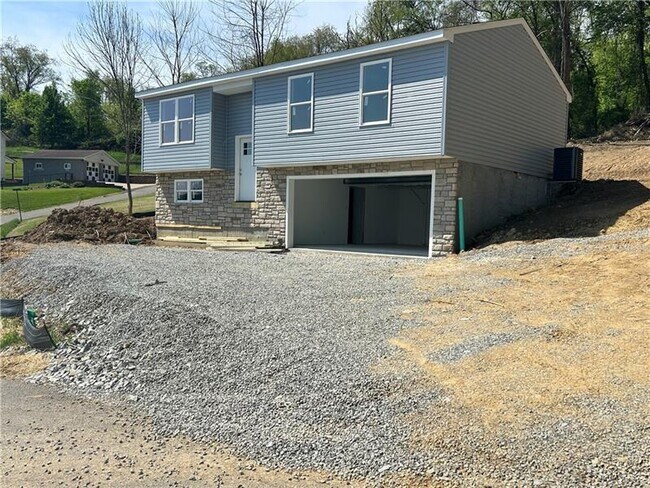 Building Photo - 102 Cedar Aly