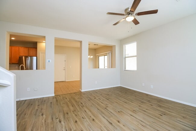 Building Photo - 3884 E Santa Fe Ln