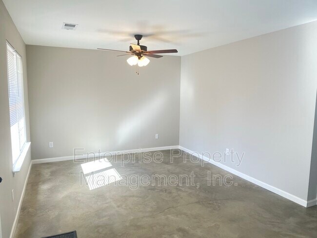 Photo - 1880 Pinedale Ave House