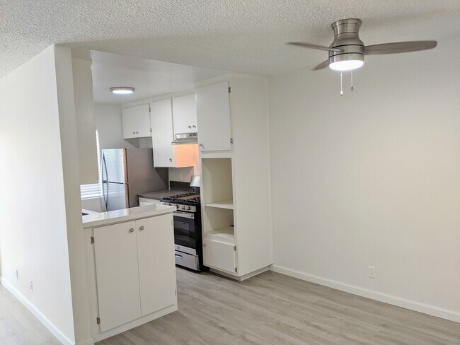 Lots of cabinets - 10945 Rose Ave