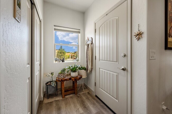 Building Photo - Beautiful custom home for rent