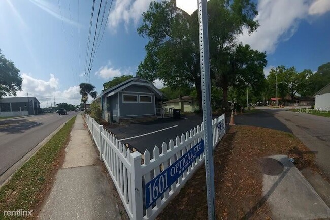 Foto del edificio - 2 br, 1 bath House - 1601 W Sligh Avenue