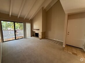 Building Photo - 508 Woodside Oaks