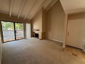 Building Photo - 508 Woodside Oaks