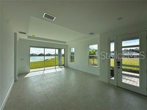 Foto del edificio - 8077 Moonbeam Ave