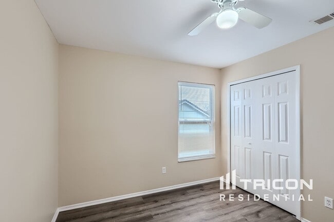Building Photo - 1005 Faircloth Ct