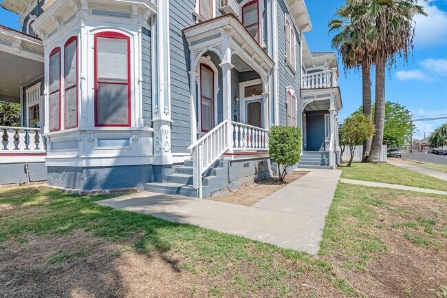 Foto del edificio - 1 Bedroom 1 Bath Walking Distance to Downtown Hanford