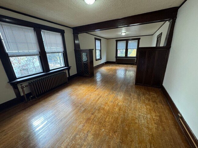 Foto del edificio - 616 S Grand Ave