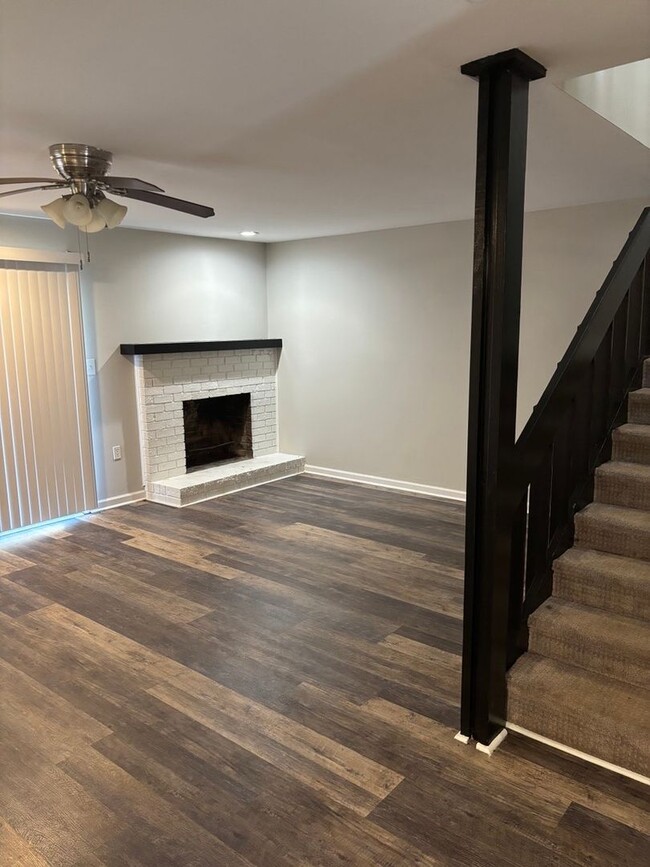 Building Photo - Renovated Town Home - pictures and showing...