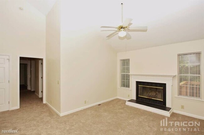 Foto del edificio - 924 Fallview Trail