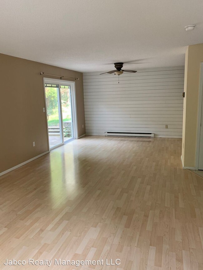 Building Photo - 3 br, 1 bath House - 806 Torrey Lane