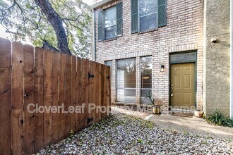 Building Photo - 3678 Hidden Dr