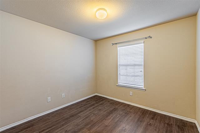 Building Photo - 1202 Pampa Grass Dr