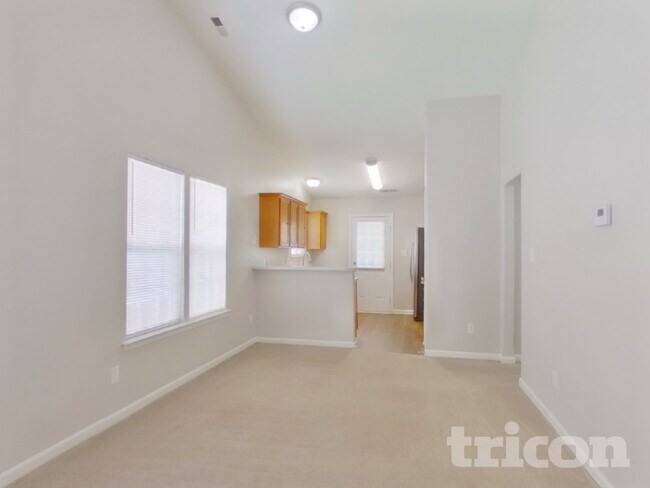 Foto del edificio - 3033 Salmon River Dr