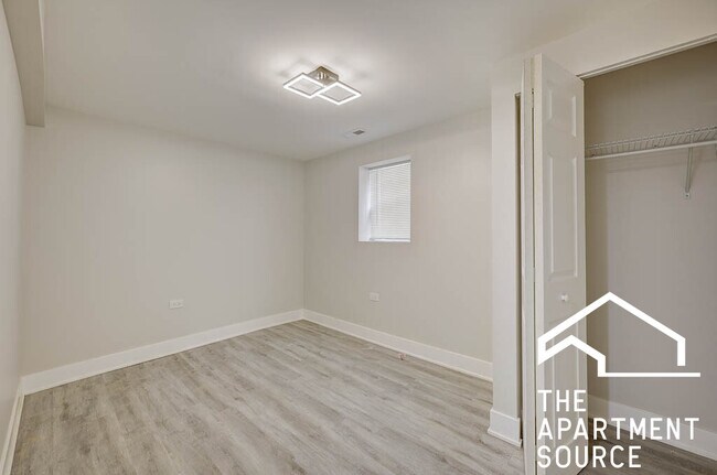 Foto del edificio - 2935 N Lawndale Ave